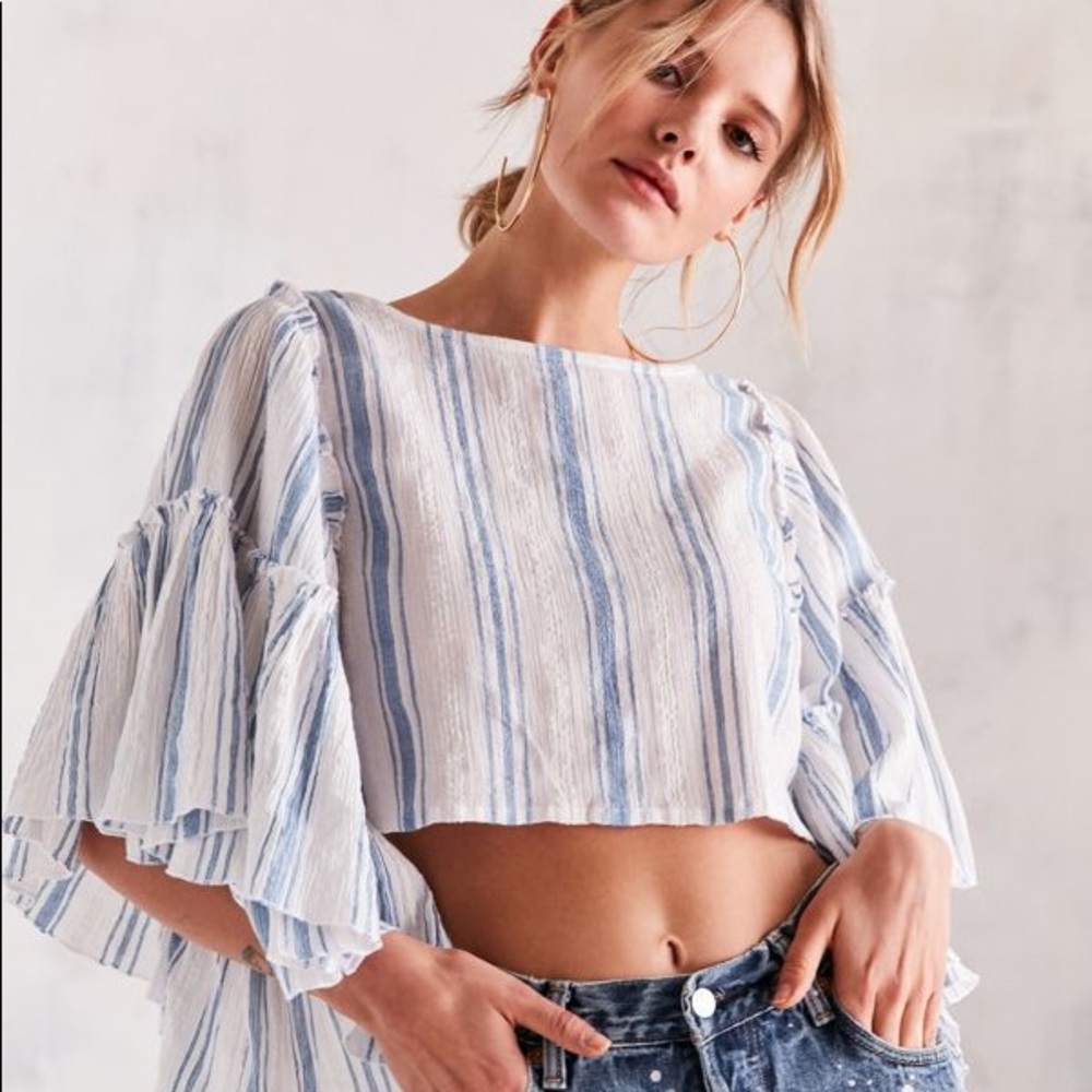 URBAN OUTFITTERS TOP